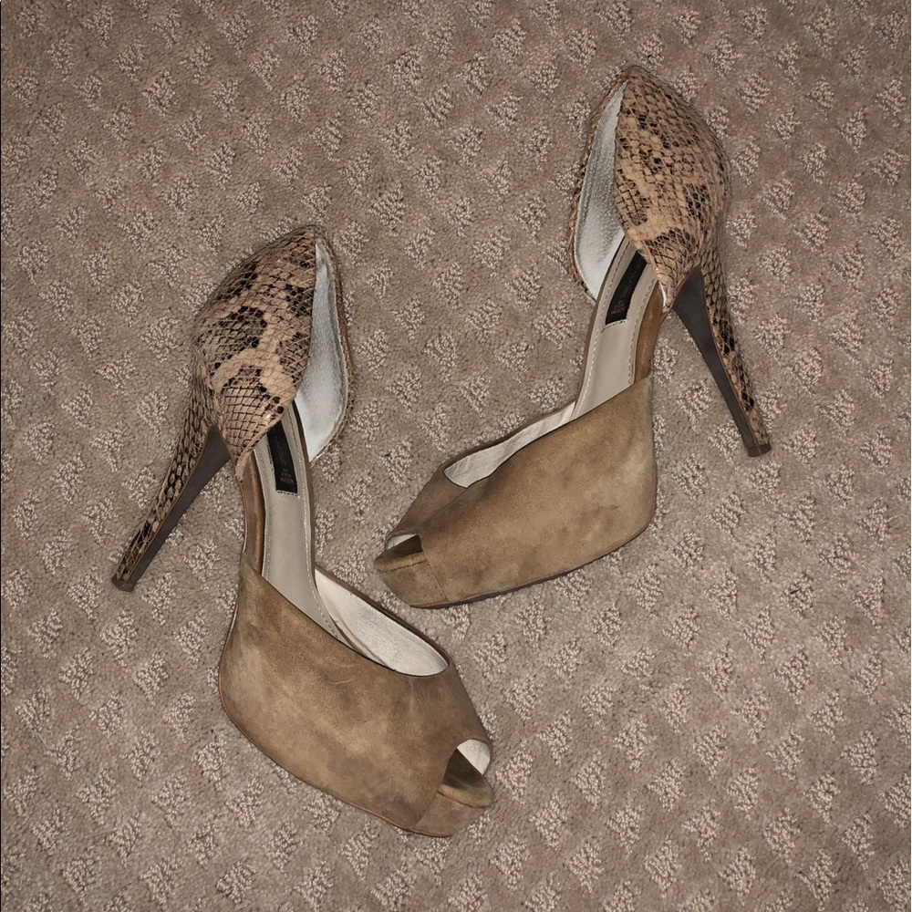 Steve Madden pumps snakeskin